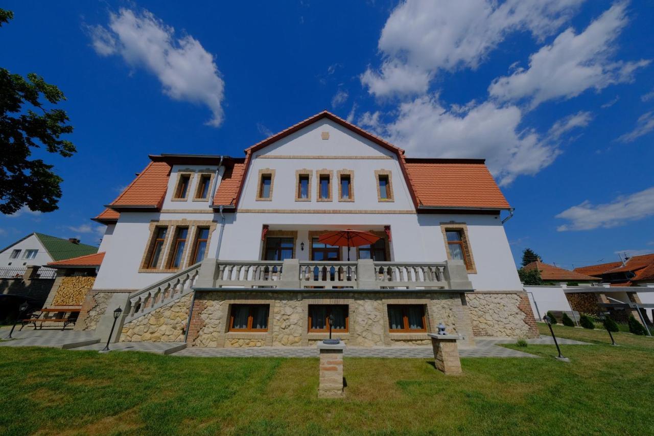 Lauber Villa Pécs Kültér fotó